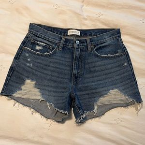 Abercrombie Mid Rise Boyfriend Short - NEVER WORN